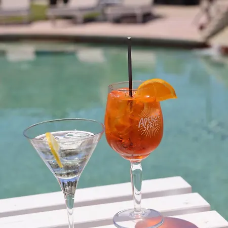 Jenny, Отель Сиври