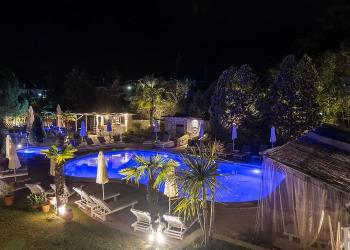 Hotel Jenny, Siviri