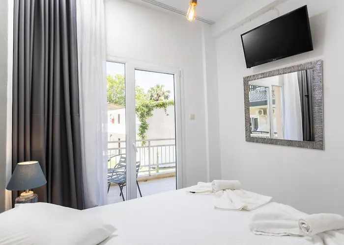 Jenny, Hotel Siviri