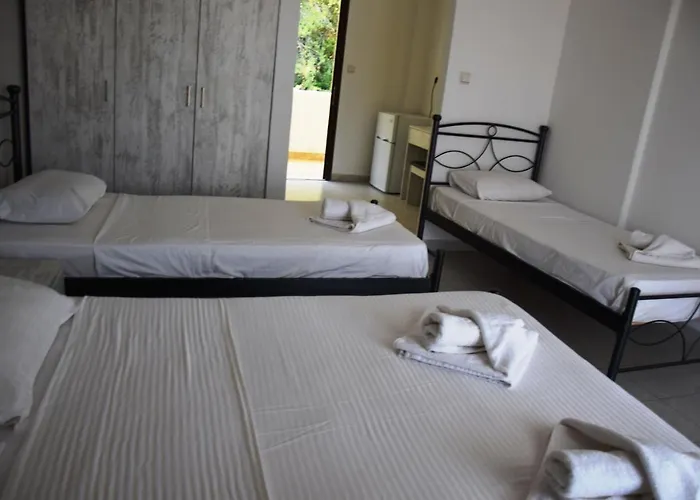 Hotel Jenny, Siviri