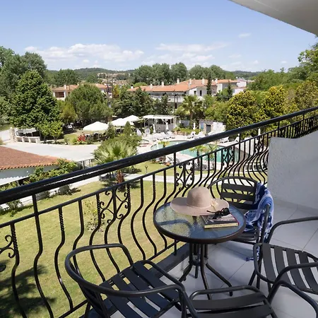 Hotel Jenny, Siviri