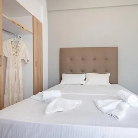 Jenny, Hotel Siviri