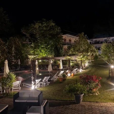 Jenny, Hotel 3*
