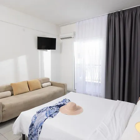 Hotel Jenny, Siviri