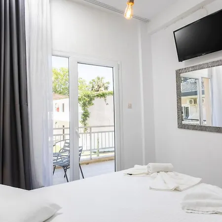 Jenny, Hotel Siviri