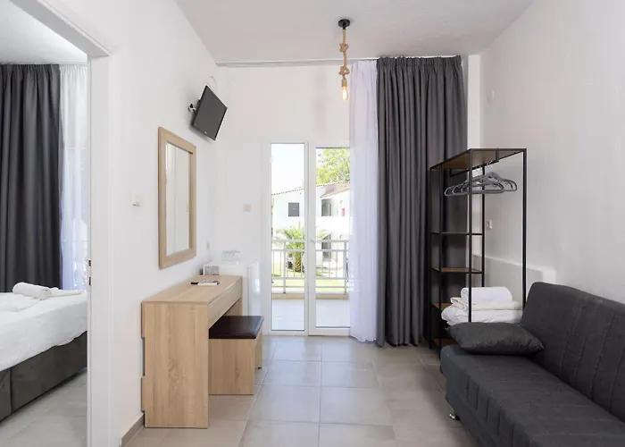 Jenny, Ξενοδοχείο Σίβηρη