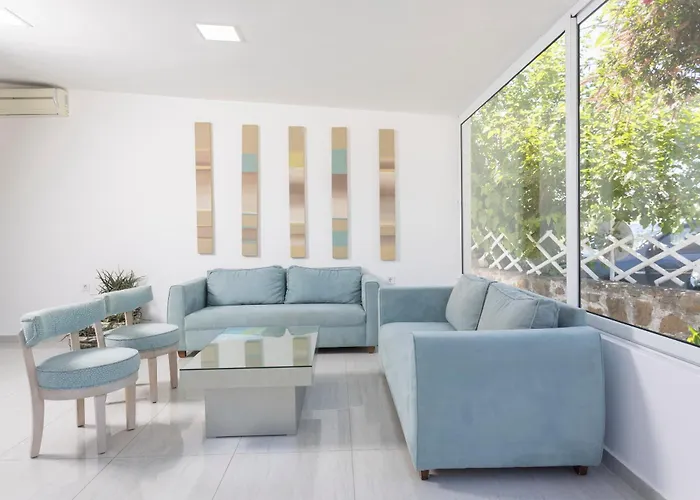 Jenny, Ξενοδοχείο Σίβηρη