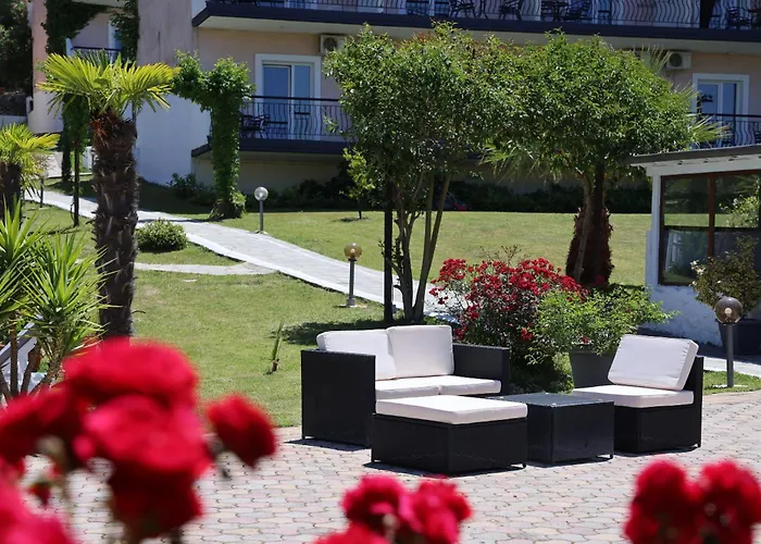 Jenny, Ξενοδοχείο 3*