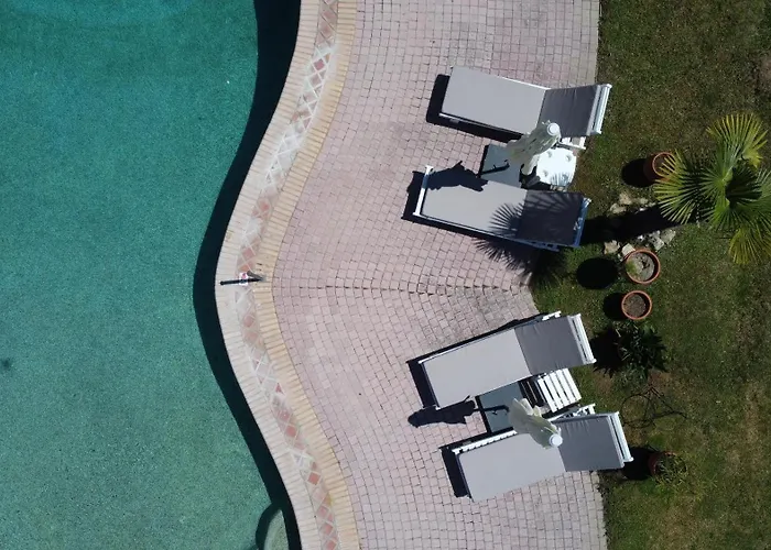 Jenny, Ξενοδοχείο 3*