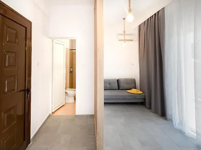 Jenny, Ξενοδοχείο 3*